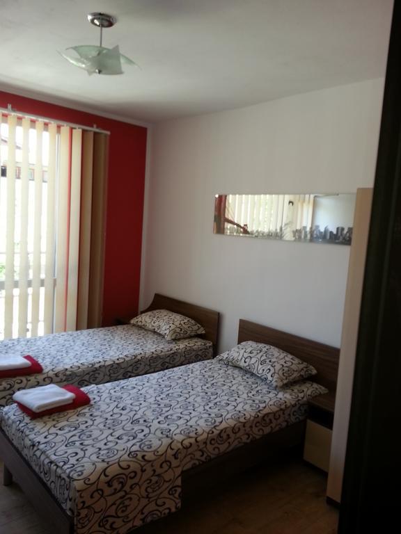 Guest House Nedelchevi Primorsko Rom bilde